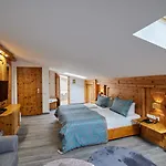 Atlas Posthotel Hotel 4*