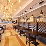Atlas Posthotel Hotel 4*