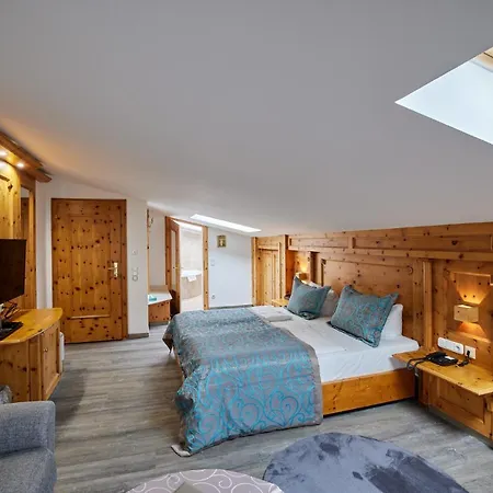 Atlas Posthotel Hotel 4*